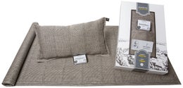 Jokipiin Pellava Sauna Atmosphere gift set incl. sauna seat cover, sauna pillow & bar soap.